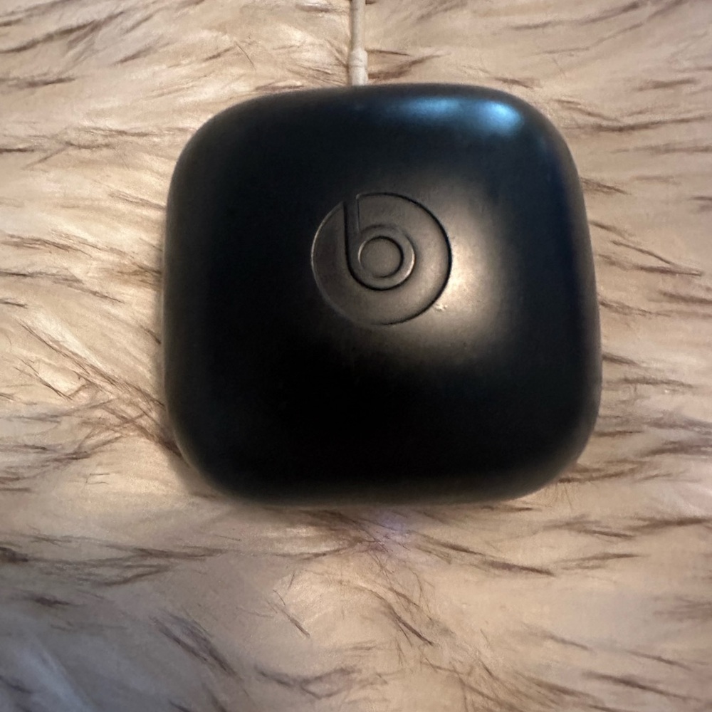 SOLD - BEATS POWERBEATS PRO WIRELESS EARPHONES BLUETOOTH - BLACK - No Box